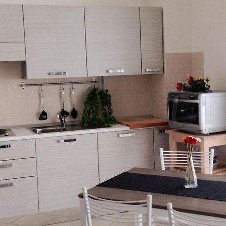 L'Angolo Di Cielo Apartment Каламброне Екстериор снимка