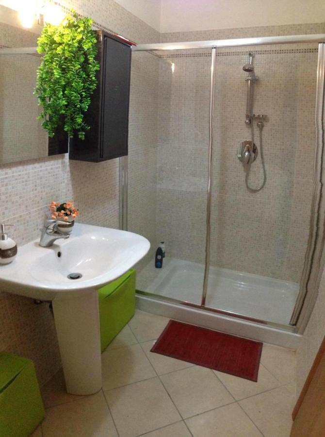 L'Angolo Di Cielo Apartment Каламброне Екстериор снимка